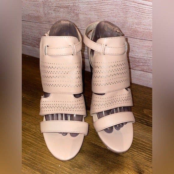 Violet & Red Stitchfix  Heel Blush 8.5 biege cream buckle strap square heel. - Picture 5 of 11